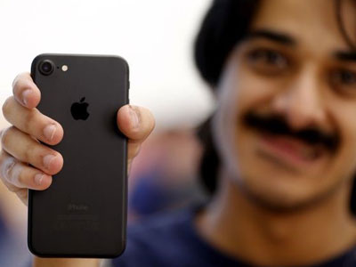 iPhone 7 nhạt nhòa, Apple lần đầu giảm doanh thu sau 15 năm