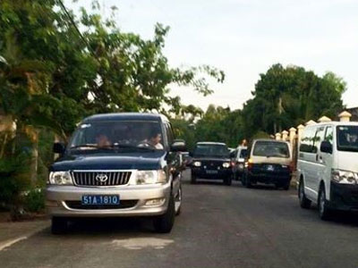 Phó chủ tịch TP.HCM đề xuất thuê xe thay vì mua xe công