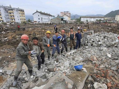 Rộ tin Kim Jong-un tặng tivi, điện thoại cho dân vùng lụt