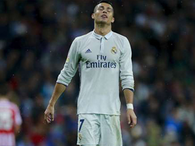 Tại sao Cristiano Ronaldo sa sút khủng khiếp mùa này?