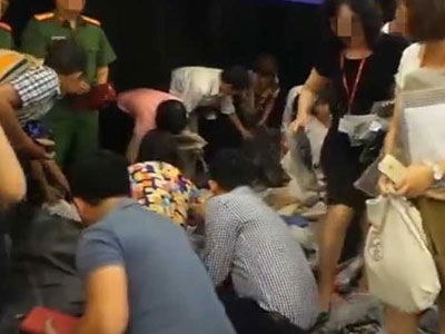 Tranh cướp hàng tiêu hủy: "Khác gì buổi họp chợ"