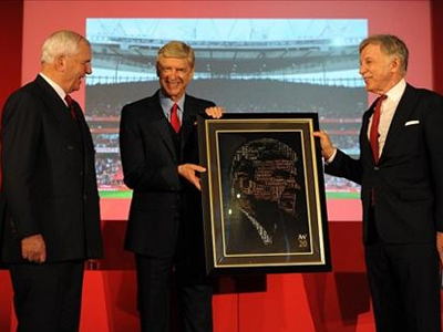 Wenger xin lỗi fan Arsenal vì 20 năm “khổ đau”