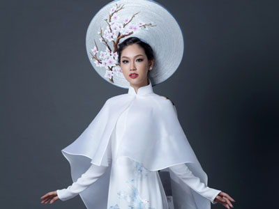 Clip: Hoa hậu Quốc tế 2015 nói về đại diện Việt Nam - Phương Linh