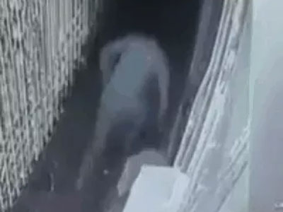Hà Nội: Kẻ biến thái "tự sướng" rồi sàm sỡ cô gái trẻ trong hẻm tối