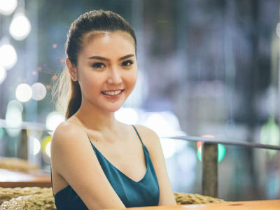 Gia cảnh nợ nần, ba bán vé số của tân Nữ hoàng Ngọc Duyên