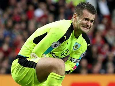 Heaton: "Cú sút của Ibrahimovic gần như làm gãy tay tôi"