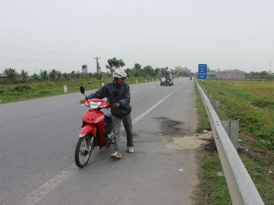 Hiện trường nơi người phụ nữ đi xe SH bị chém tử vong