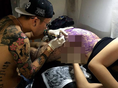 Bỏ học Y theo nghề xăm, chàng trai thu nhập 50 triệu mỗi tháng
