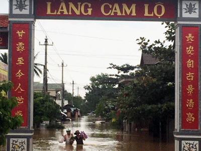 Lũ lên bất ngờ nhấn chìm nhiều khu vực trung tâm Cam Lộ