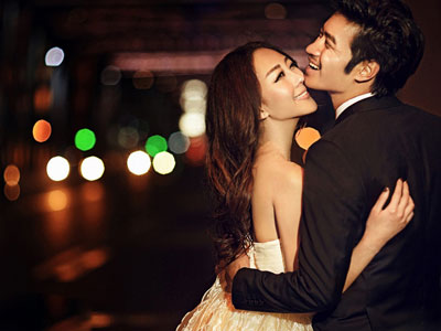 Sốc khi biết chồng và chị sếp "ăn vụng"
