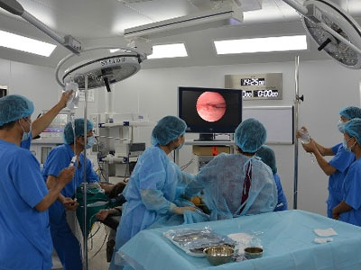 Bé 6 tuổi bị polyp vùng kín suốt 2 năm