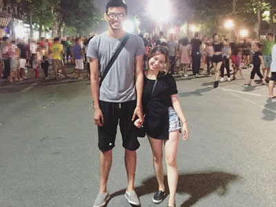 Chuyện tình như mơ của cô nàng bé tẹo và chàng trai 1,82m