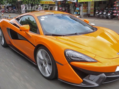 "Tóm gọn" McLaren 570S thứ 2 tại Việt Nam khoe dáng trên phố Sài thành