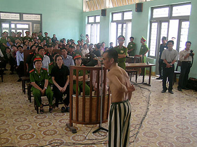 Bị thu thẻ luật sư, nguyên điều tra viên vụ Huỳnh Văn Nén nói "số khổ"