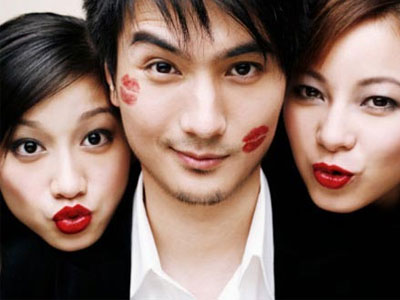 Có bạn gái rồi mà tôi lại yêu thêm cô đồng nghiệp