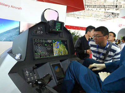 Trung Quốc khoe buồng lái tiêm kích tàng hình J-20