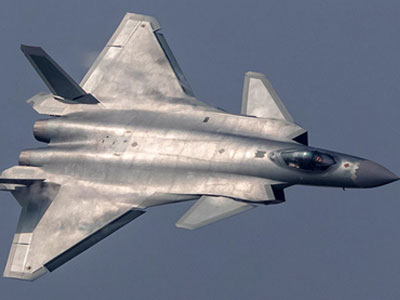 Truyền thông Trung Quốc tung hô tiêm kích J-20 là sát thủ diệt F-22 Mỹ