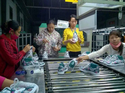 Người lao động sôi sục “đòi” nghỉ Tết 10 ngày
