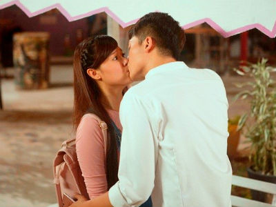 "4 năm, 2 chàng, 1 tình yêu": Phim học trò còn non tay