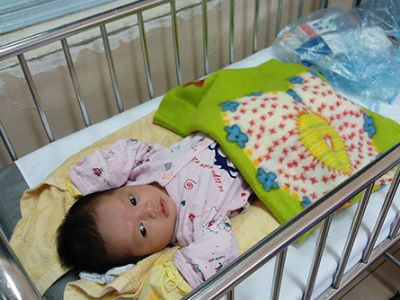 Bé gái được mẹ đặt tên rồi bỏ rơi tại bệnh viện ngay sau sinh hiện nay ra sao?
