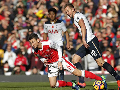 Bị Tottenham cầm chân, Arsenal bỏ lỡ cơ hội chiếm ngôi đầu