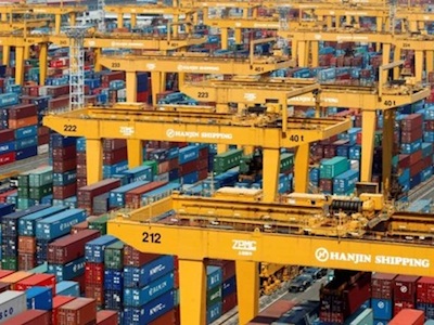 Hơn 4.000 container kẹt lại Việt Nam sau vụ phá sản của đại gia Hanjin