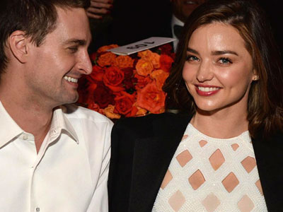 Miranda Kerr và tỷ phú trẻ mở tiệc đính hôn hoành tráng