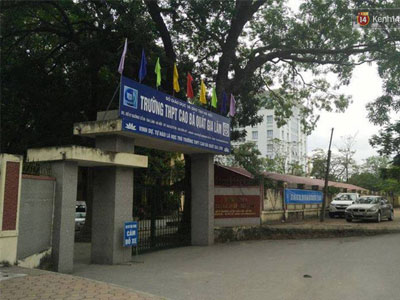 Nữ sinh lớp 10 nói tục trong giờ học, cô giáo cho 2 nam sinh thay nhau tát vào mặt