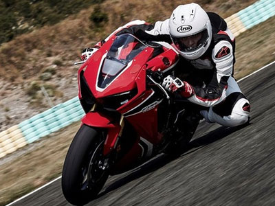 Honda CBR1000RR Fireblade 2017 trình làng, tăng công suất, nâng cấp ngoại hình