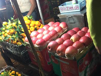 Táo Trung Quốc 10 ngàn/kg và thông tin đáng sợ bên kia biên giới