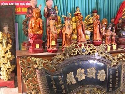 Trộm đột nhập đền, chùa lấy cắp nhiều đồ cổ