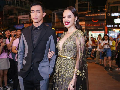 Angela Phương Trinh mặc gợi cảm sánh vai bên Võ Cảnh