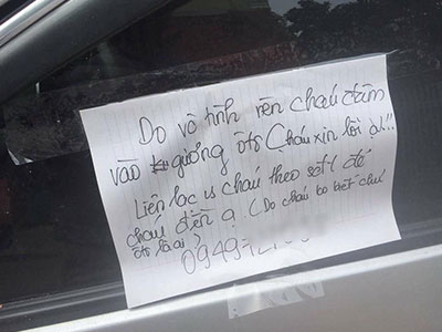 Làm vỡ gương ô tô, nam sinh lớp 11 để lại lời xin lỗi