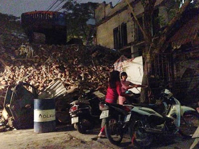 Sống khổ trên đất vàng gần Bờ Hồ
