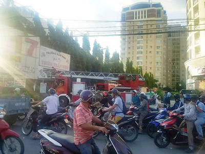 Dân chung cư tháo chạy vì nồi cá kho bốc khói