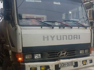 Mẹ ngã xe ra đường, con trai 10 tuổi bị xe bồn cán tử vong