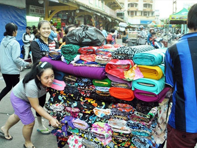 Tiểu thương hối hả dời chợ cổ lớn nhất Sài Gòn