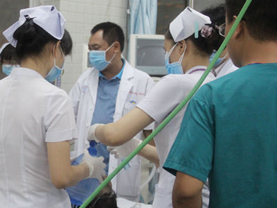 Bác sĩ nói về bệnh của người tự cắt chân: "Họ cũng bị ám ảnh muốn cắt chi người bên cạnh"