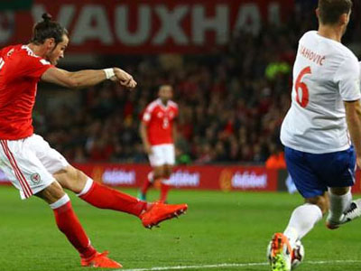Bale ghi bàn, nhưng không đủ cứu Wales khỏi đà xuống dốc