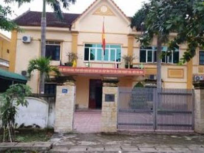 Điều giáo viên đi tiếp khách, Chủ tịch thị xã Hồng Lĩnh lên tiếng