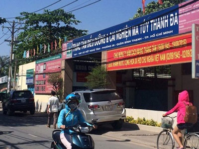 Học viên cai nghiện cứa cổ bảo vệ ở Sài Gòn