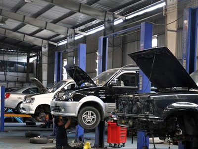 Kẻ âm thầm tàn phá ô tô sang, biết đấy nhưng bó tay