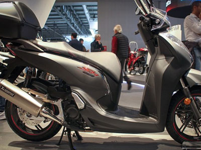 Honda SH 300i 2017 thêm màu thể thao