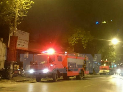 Nổ lớn, quán cơm trong khuôn viên tòa án Bạc Liêu cháy dữ dội