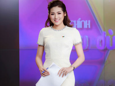 Phản hồi của Á hậu Tú Anh sau khi gặp sự cố trên sóng truyền hình