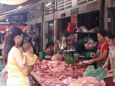 Câu hỏi của con trai và nỗi ám ảnh của mẹ khi đi chợ nấu cơm