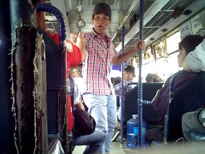 Giang hồ trên xe buýt: Nỗi khiếp đảm của hành khách