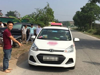 Tên cướp bị bắt khi trốn dưới gầm xe tải