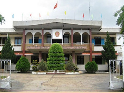 Bị người dân tố “vô văn hóa”, nữ phó phòng bị đình chỉ công tác