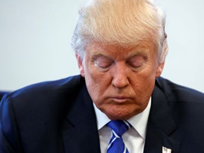 Chuyển giao quyền lực của Trump rối loạn vì đấu đá nội bộ